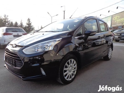 Ford B-Max 1.4 Titanium 75ekm. Szervízkönyv. Pa...