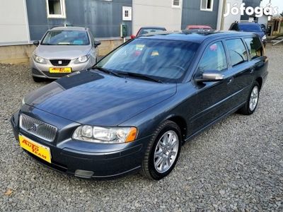 Volvo V70 2.4 D [D5] Momentum Geartronic