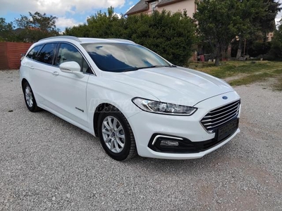 FORD MONDEO 2.0 FHEV Titanium eCVT TEMPÓMAT-NAVIGÁCIÓ-KAMERA