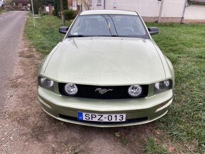 FORD MUSTANG GT 4.6 V8 manual