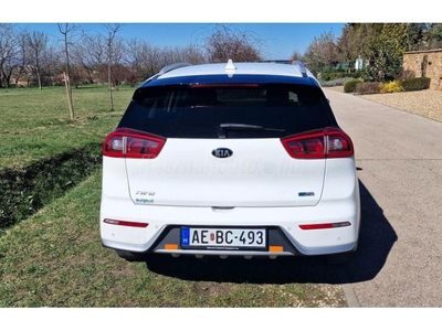 KIA NIRO HEV 1.6 GDI Silver DCT Bevizsgált!