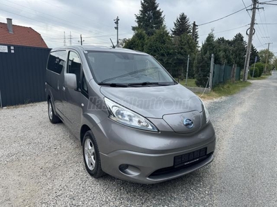 NISSAN NV200 e-NV200 Tekna (Automata) SZKÖNYV.FRISS MŰSZAKI