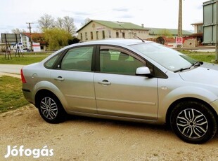 Ford Focus 1.6 Ghia