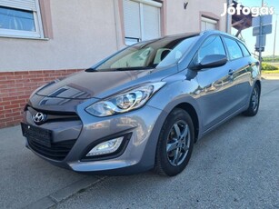 Hyundai I30 CW 1.4i Comfort Sérmentes. végig ve...