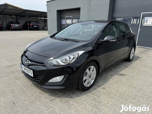 Hyundai I30 1.4 CRDi Comfort Vezetett Szervízkö...