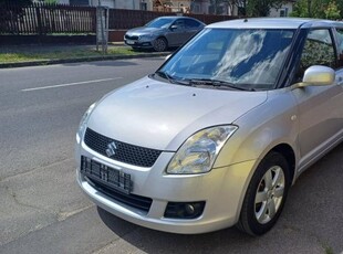 Suzuki Swift 1.3 GLX 159E KM - Szervizkönyv