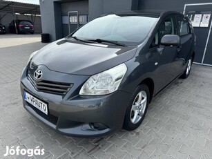 Toyota Verso 1.6 (5 személyes )