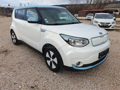 KIA SOUL EV CVT NAVIGÁCIÓ.TOLATÓKAMERA.ÜLÉS+KORMÁNYFŰTÉS.TEMPOMAT