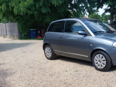 Lancia Ypsilon 1.4 16V Platino HA Számít Az ÁLL...