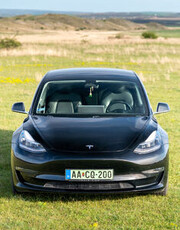 Eladó Tesla Model 3