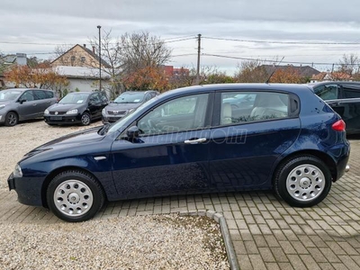 ALFA ROMEO 147 2.0 T. Spark Distinctive Selespeed 98000KM-KM GARANCIA-SZ.KÖNYV-ROZSDAMENTES