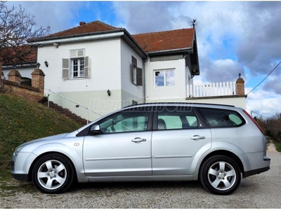 FORD FOCUS 1.6 TDCi Ghia DPF FRISS MŰSZAKI - SZÉP ÁLLAPOT - AUTÓBESZÁMÍTÁS