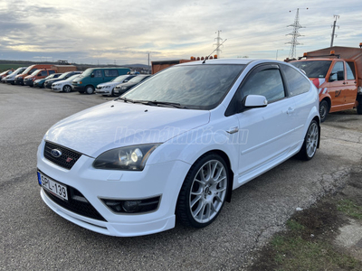 FORD FOCUS 2.5 turbo ST