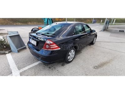 FORD MONDEO 1.8 SCi Ghia B5Y