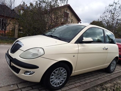 LANCIA YPSILON 1.4 Argento