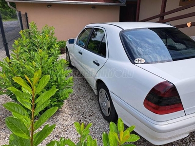 MERCEDES-BENZ C 220 D Classic