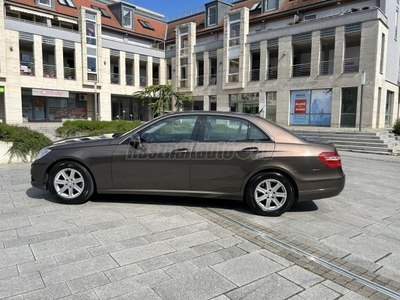 MERCEDES-BENZ E-OSZTÁLY E 200 CDI BlueEFFICIENCY Elegance (Automata) Közvetlenül a 2. tulajdonostól. Leinformálható km