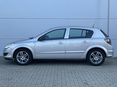 OPEL ASTRA H 1.4 Essentia / DIGITKLÍMA / TEMPOMAT / SZERVIZKÖNYV /