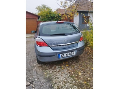 OPEL ASTRA H 1.4 Essentia Easytronic