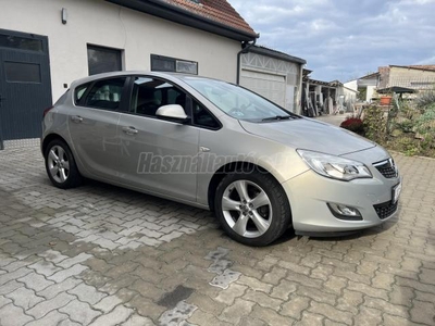 OPEL ASTRA J 1.4 Enjoy