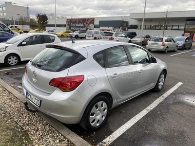 OPEL ASTRA J 1.6 Essentia