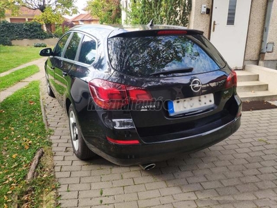 OPEL ASTRA J Sports Tourer 2.0 CDTI Cosmo