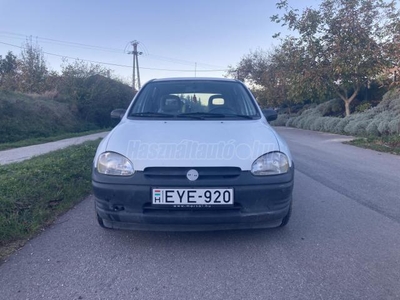 OPEL CORSA 1.2i Starlight