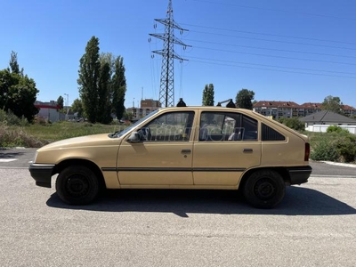 OPEL KADETT 1.6 D GLS SZÉP MEGKÍMÉLT ÁLLAPOT! 2001-ES FORGALOMBA HELYEZÉS 3.TULAJ!