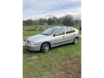 RENAULT MEGANE 1.4 16V Alize