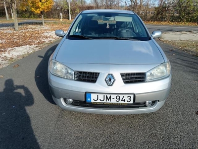 RENAULT MEGANE 1.4 Authentique