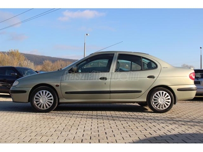 RENAULT MEGANE 1.6 16V Expression