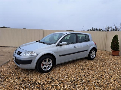 RENAULT MEGANE 1.6 Dynamique Plus