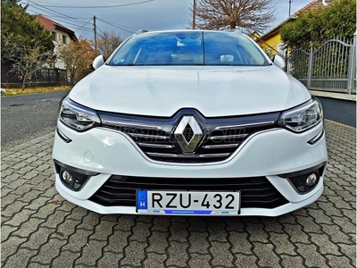 RENAULT MEGANE Grandtour 1.5 Blue dCi Intens AluF.MátrixLED.BŐR.NAVI+APP.HeadUp.SávT.HolttérF.360Radar+Kamera.ÜlésFűt.Keyless