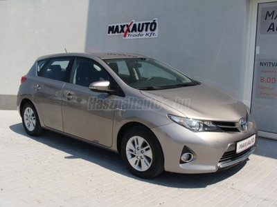 TOYOTA AURIS 1.8 HSD Sol (Automata) TOLATÓKAMERA+VEZETETT SZERVIZKÖNYV!