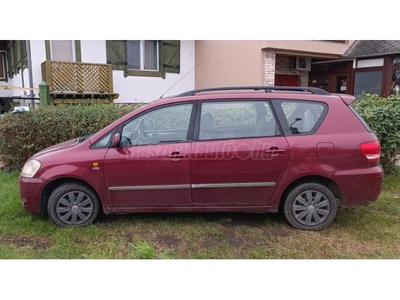 TOYOTA AVENSIS VERSO M2