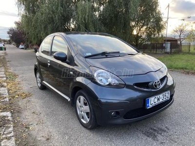 TOYOTA AYGO 1.0 Sport AC Újszerű Állapot. Magyarországi. 2.Tulajdonos. Klíma. Téli-Nyári Felni