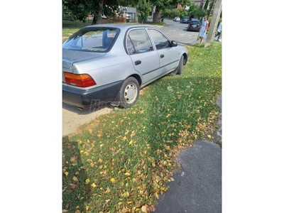 TOYOTA COROLLA Sedan 1.3 16V XLi