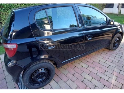 TOYOTA YARIS 1.0