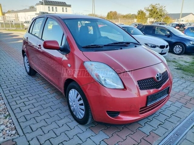 TOYOTA YARIS 1.3 Sol AC