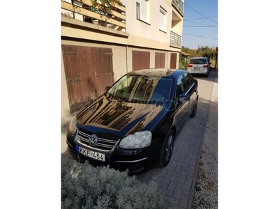 VOLKSWAGEN JETTA 1.6 Comfortline