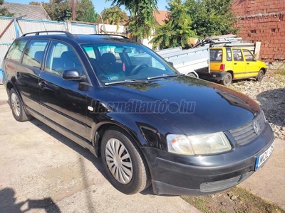 VOLKSWAGEN PASSAT 1.6 Comfortline