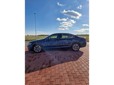 VOLKSWAGEN PASSAT 2.0 TSI Business DSG