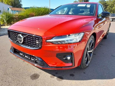 VOLVO S60 2.0 [B4] MHEV Ultimate Dark Geartronic AZONNAL ELVIHETŐ ! ÁFÁS! KIEMELT TARTOZÉK AKCIÓVAL!