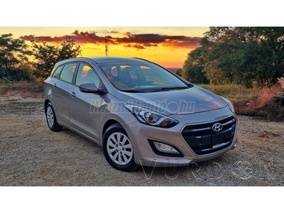 HYUNDAI I30 CW 1.6 CRDi LP ISG Comfort NAVI/BT/DRL/Szervízkönyv