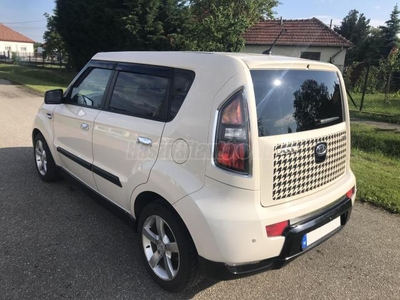 KIA SOUL 1.6 CRDi EX USA KIVITEL.KEVÉS KM.MAGYARORSZÁGI.SZERVÍZ KÖNYV.LIMITÁLT CHANEL SZÉRIÁS MAGÁNSZ