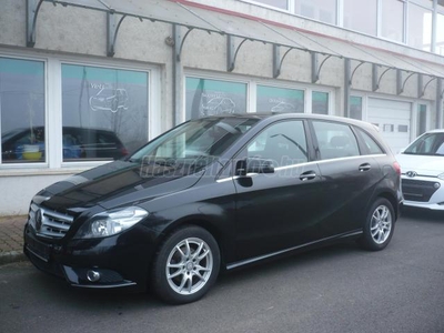 MERCEDES-BENZ B 180 BlueEFFICIENCY SÉRÜLÉSMENTES.114.000KM.TÖKÉLETES ÁLLAPOT.VEZETETT SZERVÍZKÖNYV