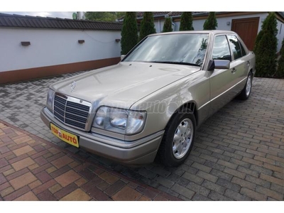 MERCEDES-BENZ E-OSZTÁLY E 200 Classic MEGKÍMÉLT ÁLLAPOT.ÚJSZERŰ BELTÉR.AZONNAL ELVIHETŐ