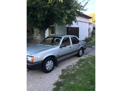 OPEL ASCONA 1.6 Luxus