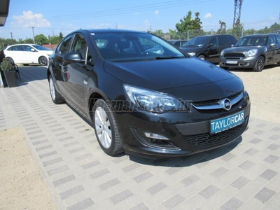 OPEL ASTRA J Sedan 1.4 T Cosmo / 153 EZER KM / 17 ALU / NAVI / PDC /