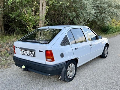 OPEL KADETT 1.4 LS 1gazdás Magyarországi magyar kezelési utasitásal!